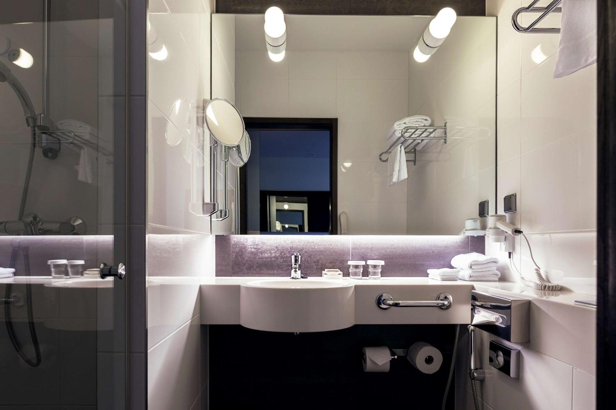 Hilton Kalastajatorppa Hotelli 4*