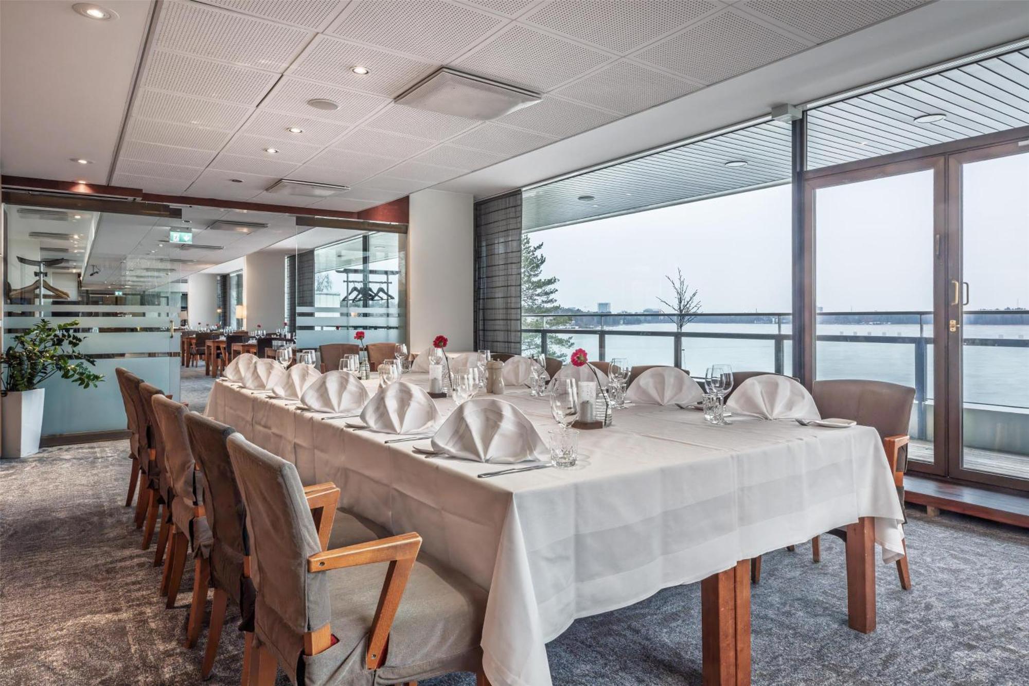 Hotel Hilton Kalastajatorppa 4*