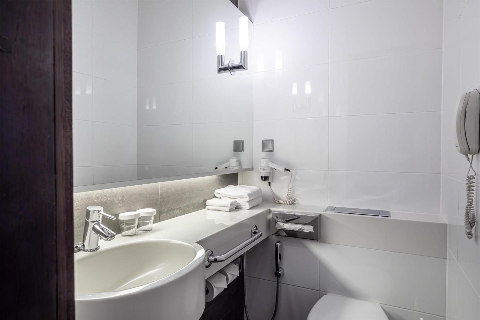 Hilton Kalastajatorppa Hotel 4*