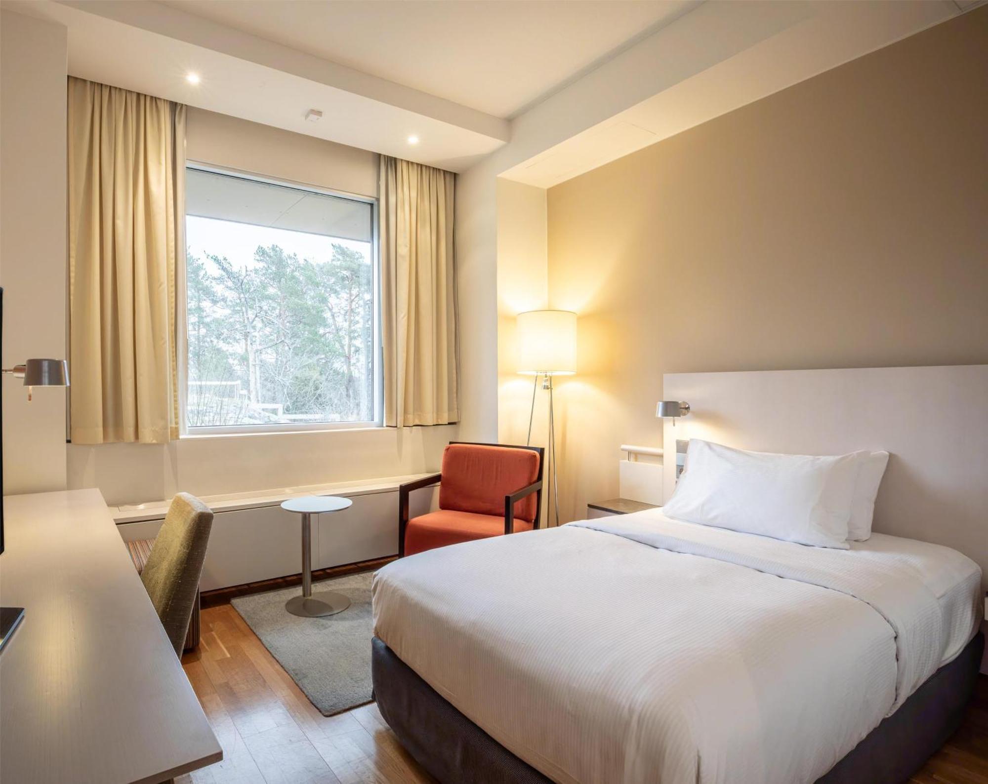 Hotel Hilton Kalastajatorppa 4*